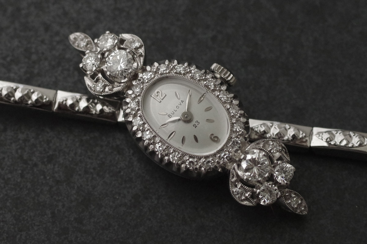 BULOVA ブローバ　14金製ケース＆大粒ダイヤモンド